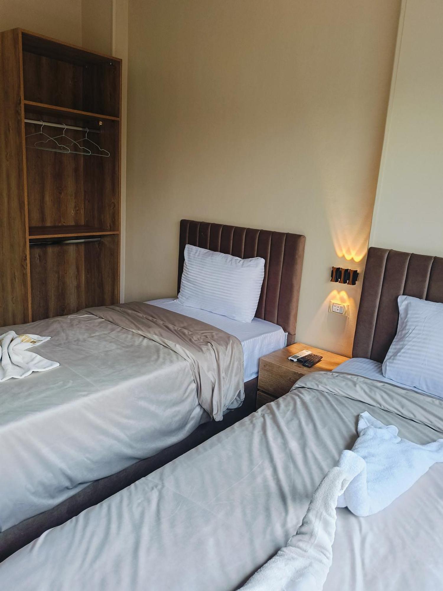 Magic Golden Pyramids View Hotel Kafrat al Jabal Luaran gambar